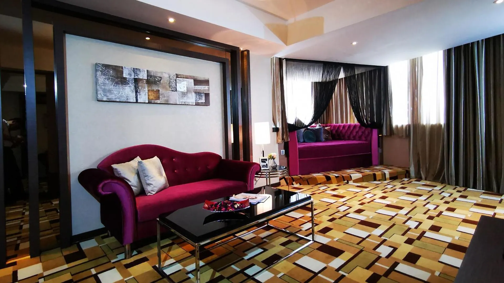 Grand Paragon Hotel Johor Bahru 4*,